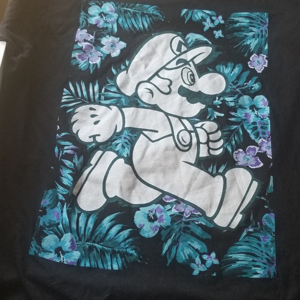 Nintendo Men's Mario Floral Print Run Black Tshirt